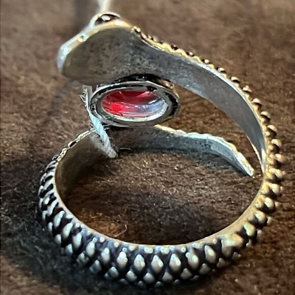 Red Garnet Sterling Silver Snake Ring Sz 8 - Picture 7 of 11